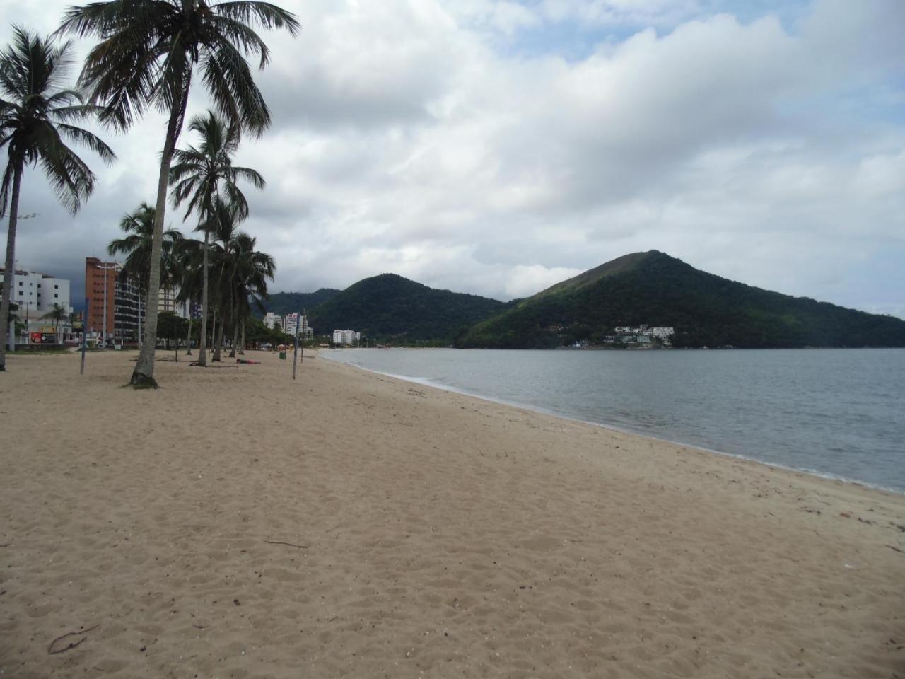 Sunny Apartamentos De 1 E 2 Dormitorios Na Martin De Sa Proximo A Praia คารากัวตาตูบา ภายนอก รูปภาพ